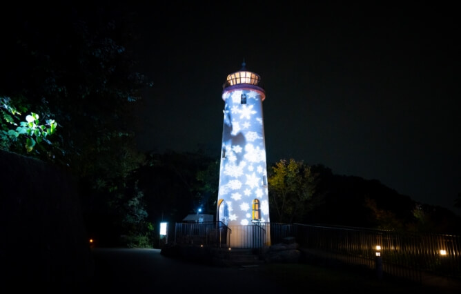 ムーミンバレーパーク全体が幻想的なイルミネーションに包まれる