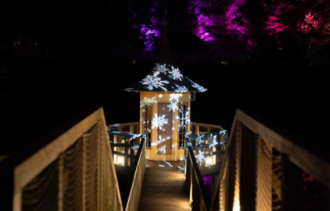 ムーミンバレーパーク全体が幻想的なイルミネーションに包まれる